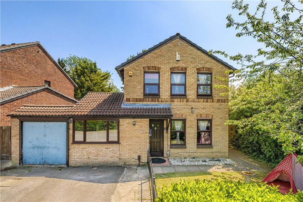 3 bed detached house for sale in Greystoke Drive, Ruislip, Middlesex