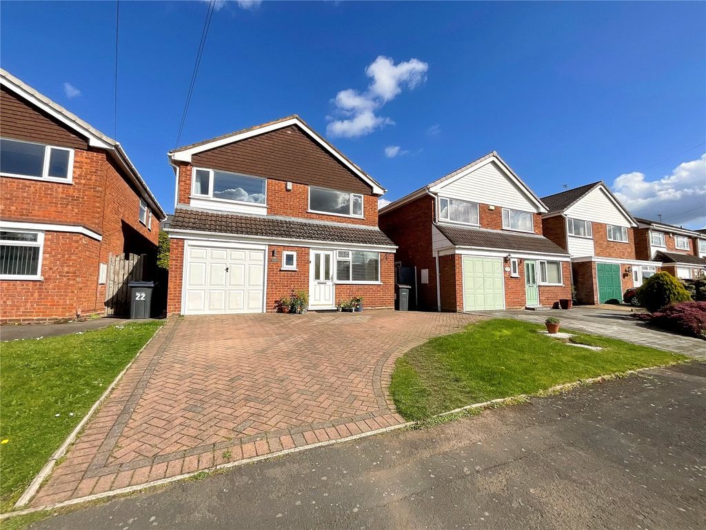 3 bed detached house for sale in Henley Close, Sutton Coldfield, West