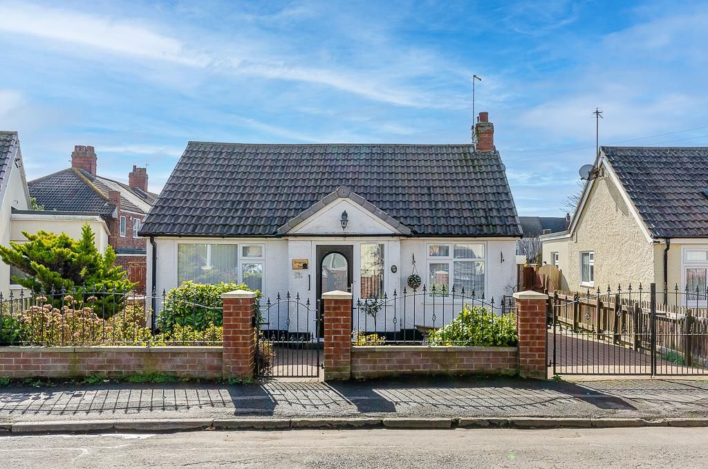 2 bed detached bungalow for sale in Lee Avenue, Withernsea HU19 Zoopla