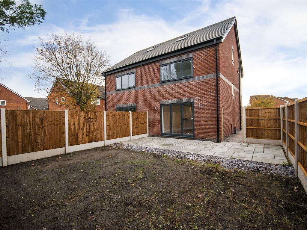 3 bed semidetached house for sale in Penny Farthing Close, St. Annes