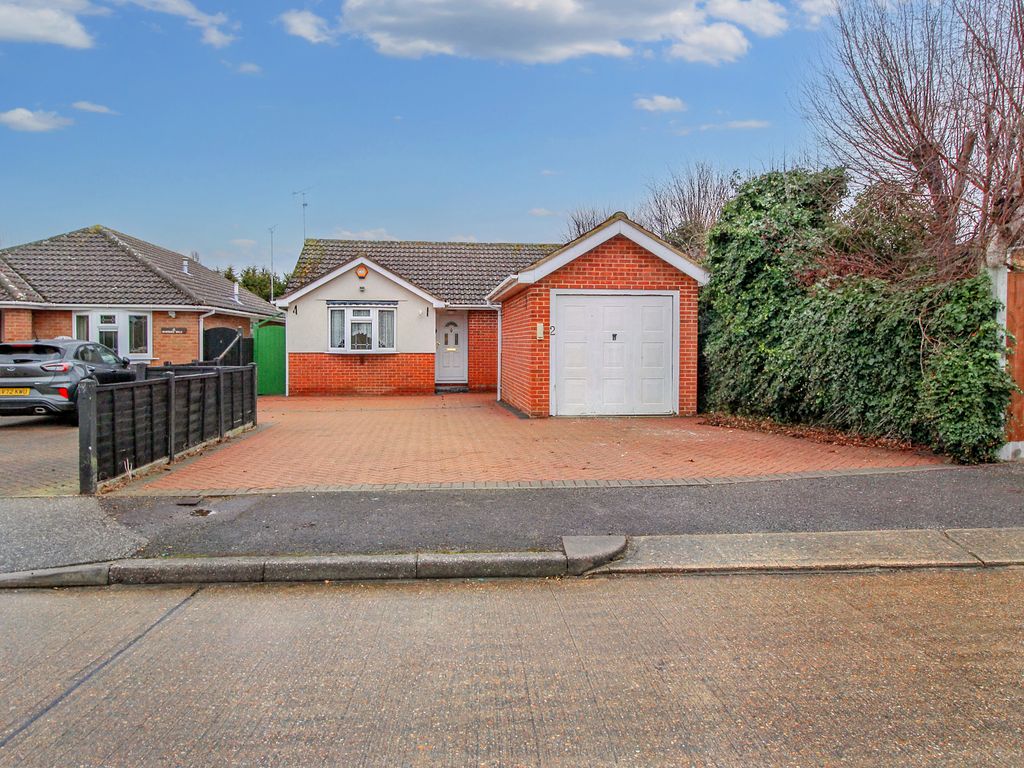 3 bed detached bungalow for sale in Riverside Walk, Wickford SS12 Zoopla