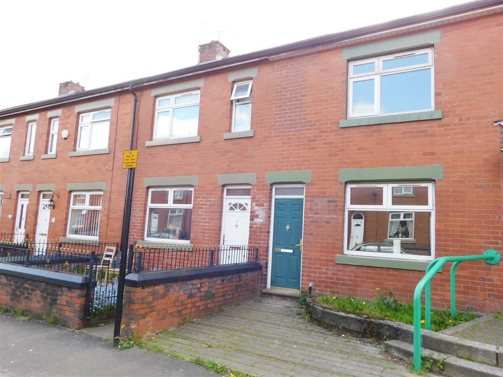 3 bed town house to rent in Vulcan Street, Oldham OL1 Zoopla