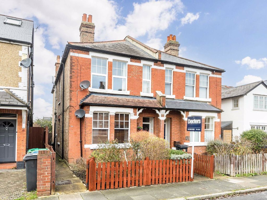 2 bed flat for sale in Bond Road, Tolworth, Surbiton KT6 Zoopla