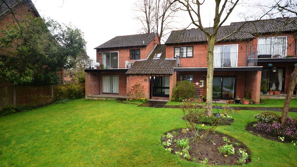 1 bed flat to rent in Lower Broadmoor Road, Crowthorne RG45 Zoopla