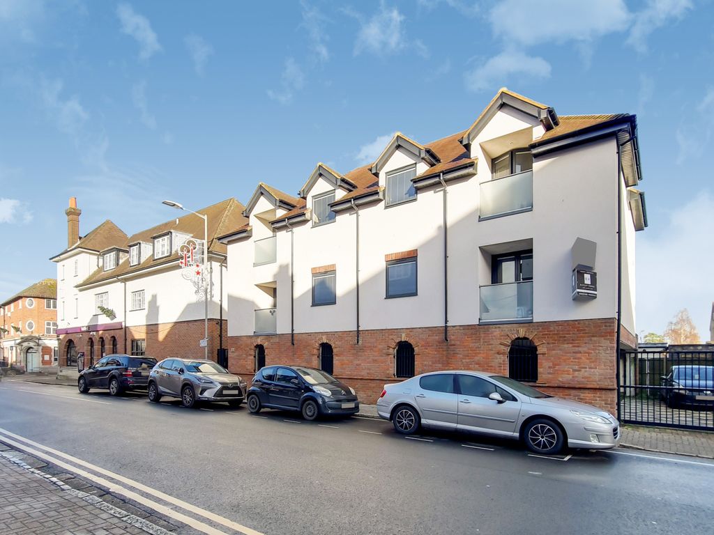 New home, 6 bed block of flats for sale in Station Road, Gerrard's