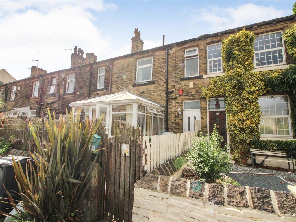 2 bed terraced house for sale in Undercliffe Road, Eccleshill, Bradford