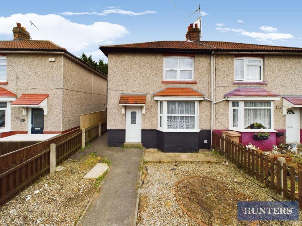 3 bed semidetached house for sale in Little Beck Road, Bridlington