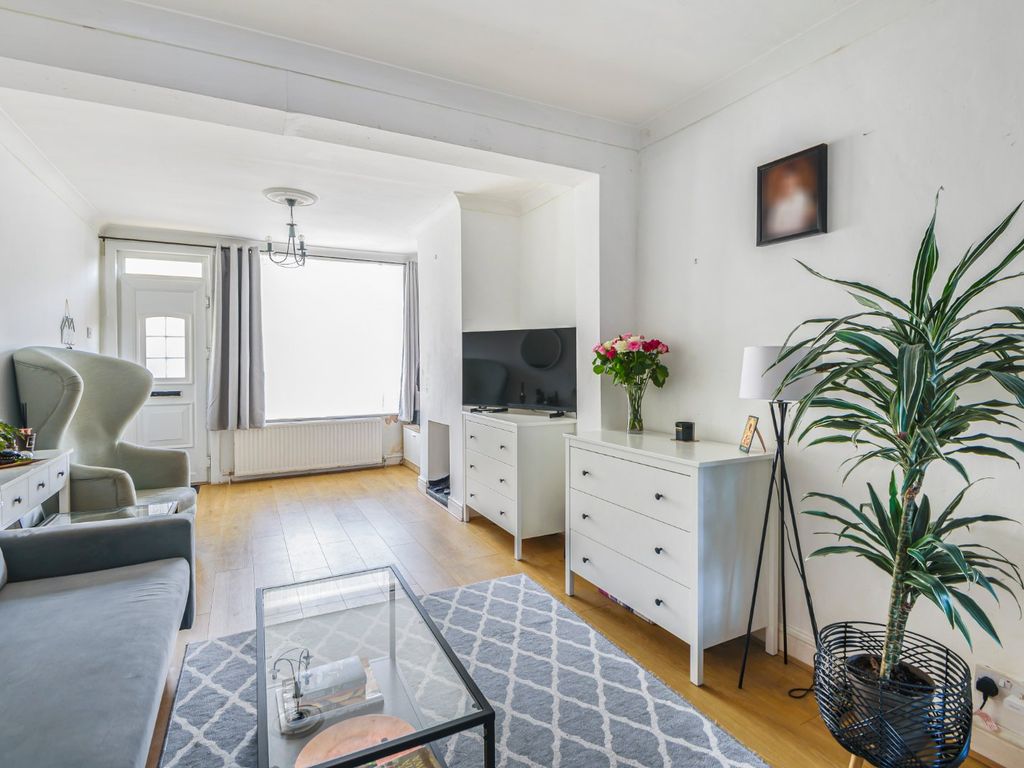 Holywell Road, Watford, Hertfordshire WD18