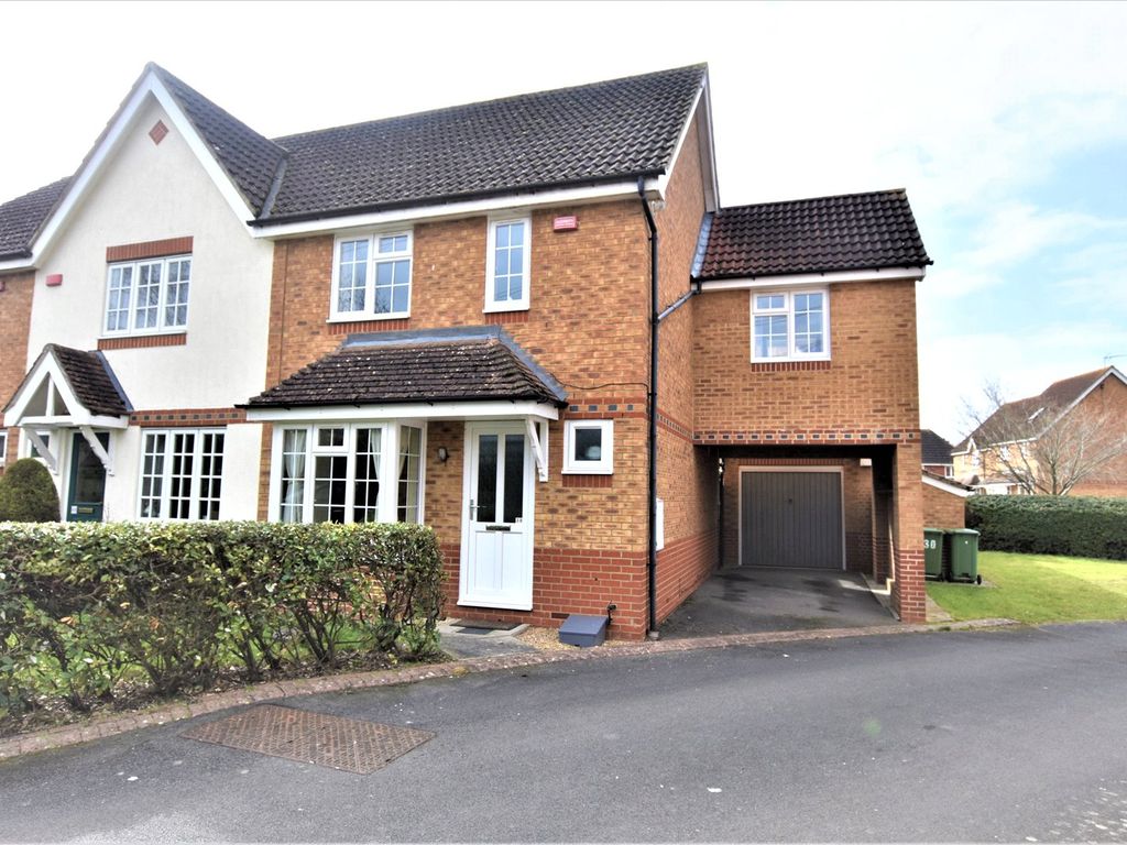 3 bed end terrace house for sale in Ouse Close, Didcot, Oxfordshire