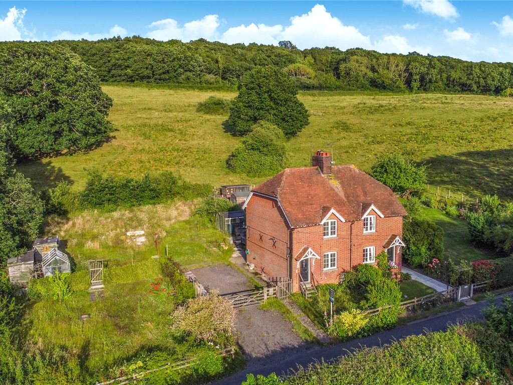 3 bed semidetached house for sale in Thread Lane, Dunkirk, Faversham