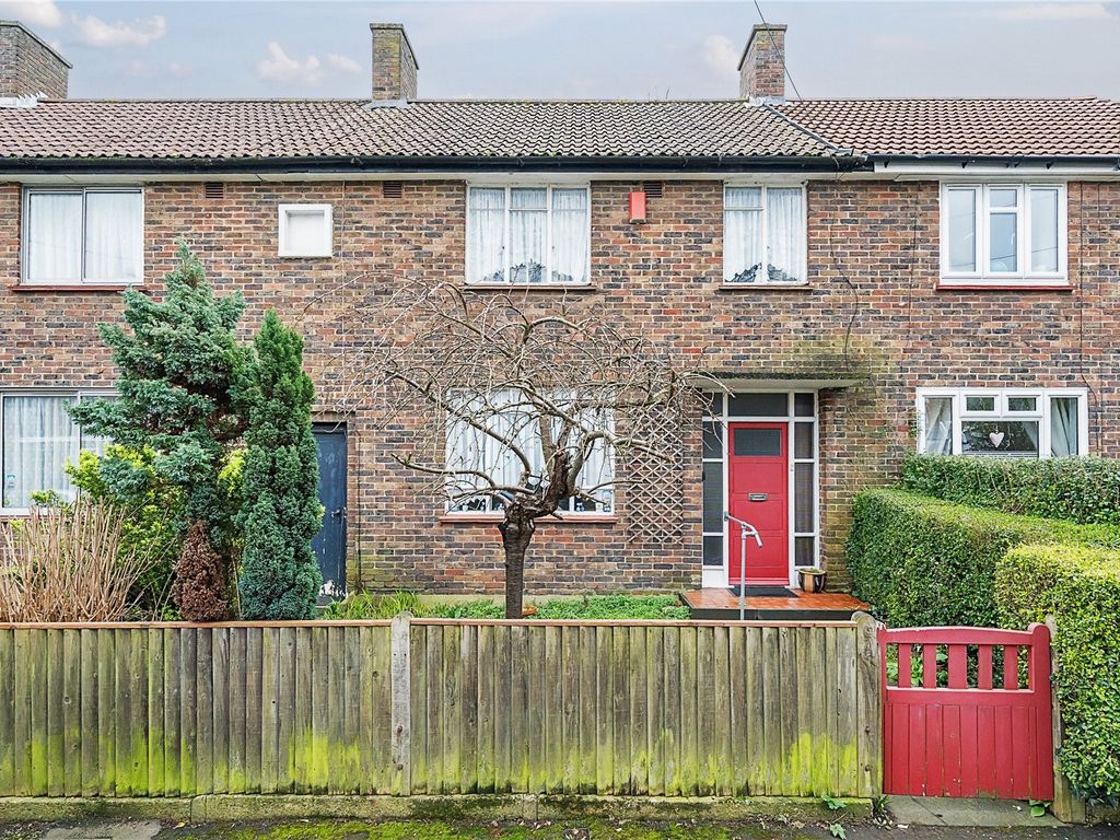 3 bed detached house for sale in Hillmore Grove, London SE26, £475,000