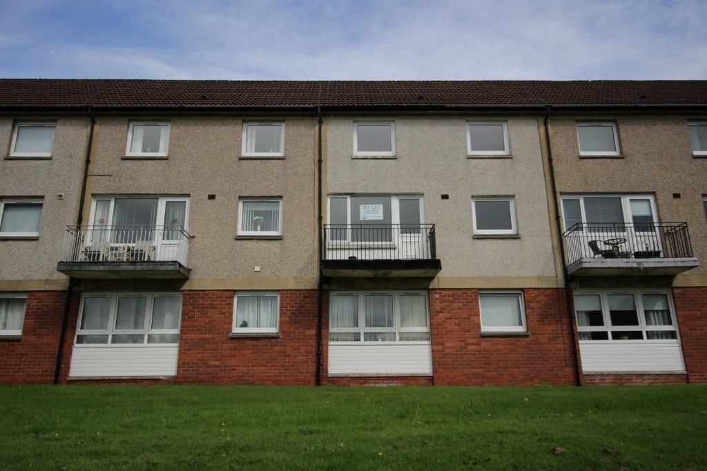 2 bed flat to rent in Fairholm Street, Larkhall, South Lanarkshire ML9