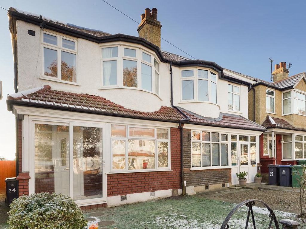 3 bed semidetached house to rent in Ladywood Road, Surbiton KT6, £2,250 pcm Zoopla