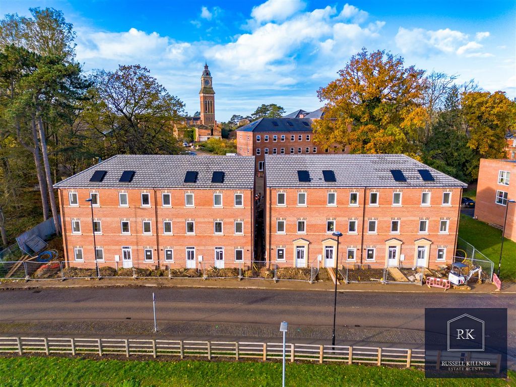 3 bed end terrace house for sale in Berrywood Close, Duston