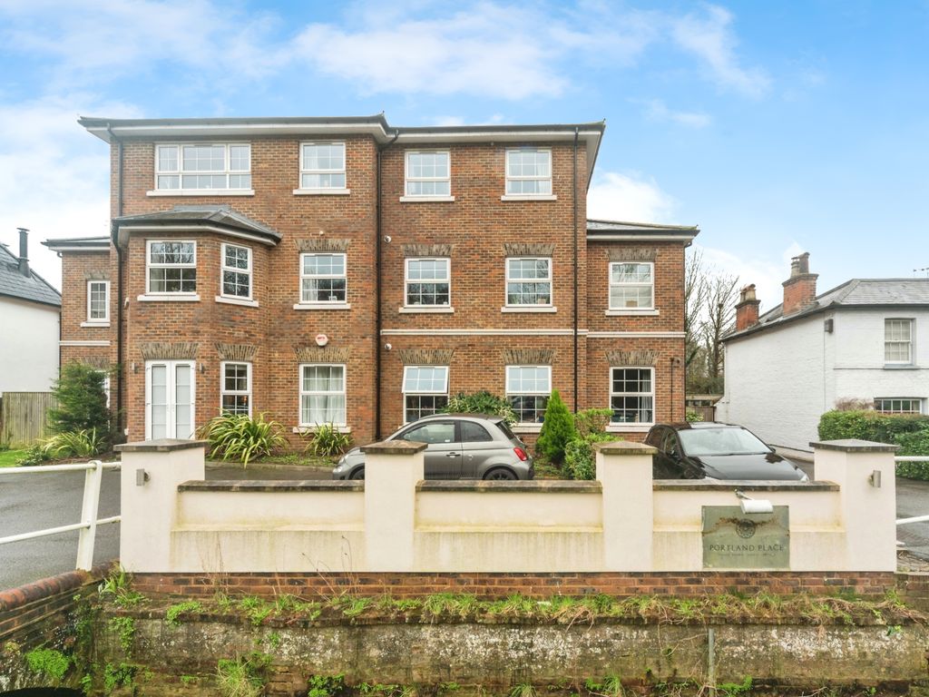 1 bed flat for sale in Portsmouth Road, Thames Ditton, Surrey KT7, £