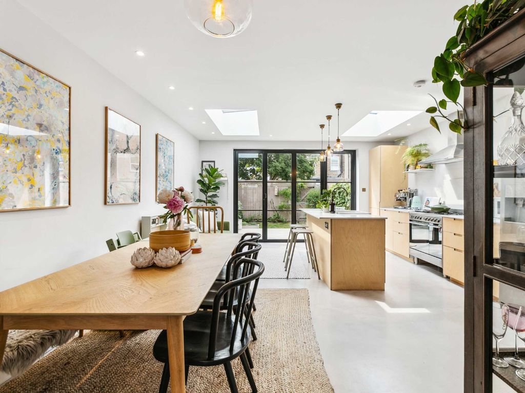 3 bed terraced house for sale in Road, London SW17 Zoopla