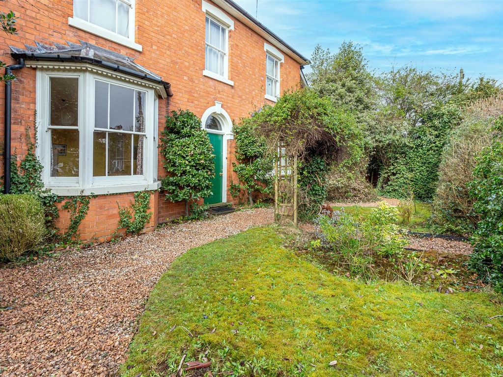 5 bed detached house for sale in Station Road, Fernhill Heath