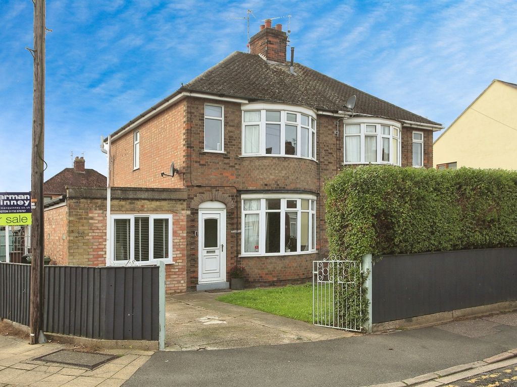 3 bed semidetached house for sale in Churchfield Road, Peterborough