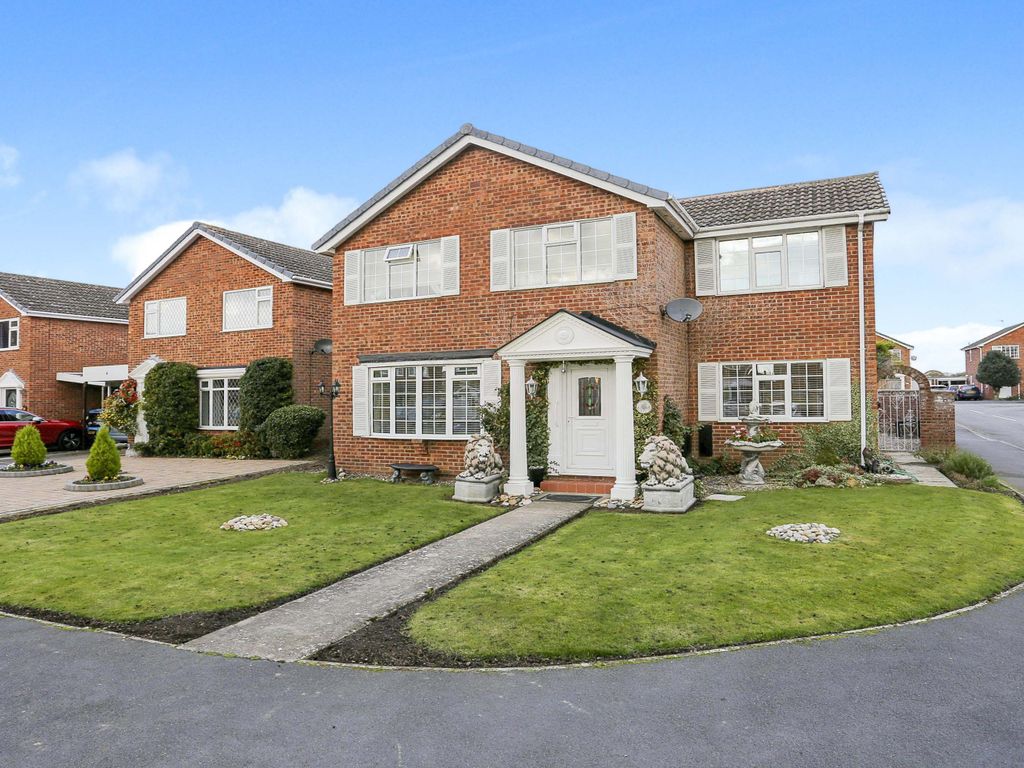 4 bed detached house for sale in Steeple Close, Wigginton, York, North