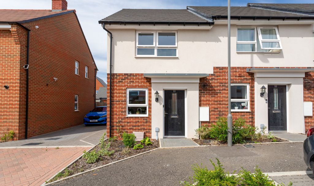 2 bed end terrace house for sale in Lane, Broughton, Aylesbury