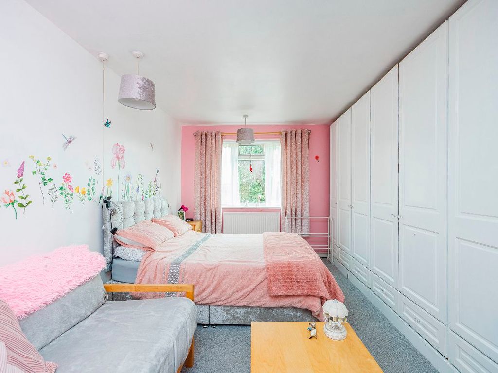 Ryder Court, Church Road E10