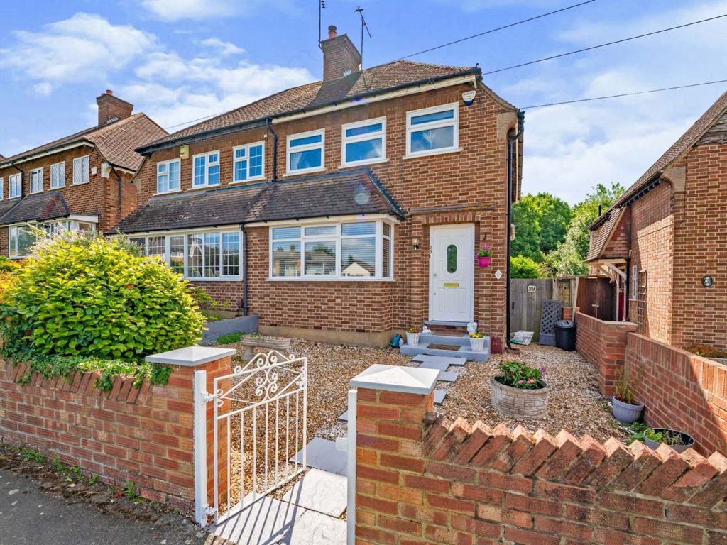 3 bed semidetached house for sale in Moorhall Road, Uxbridge UB9, £