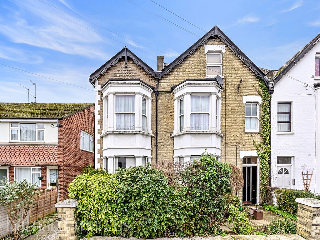 4 bed property for sale in Montem Road, New Malden KT3 Zoopla