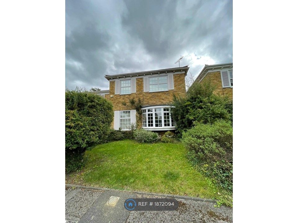 4 bed detached house to rent in Cotswold Close, Kingston Upon Thames
