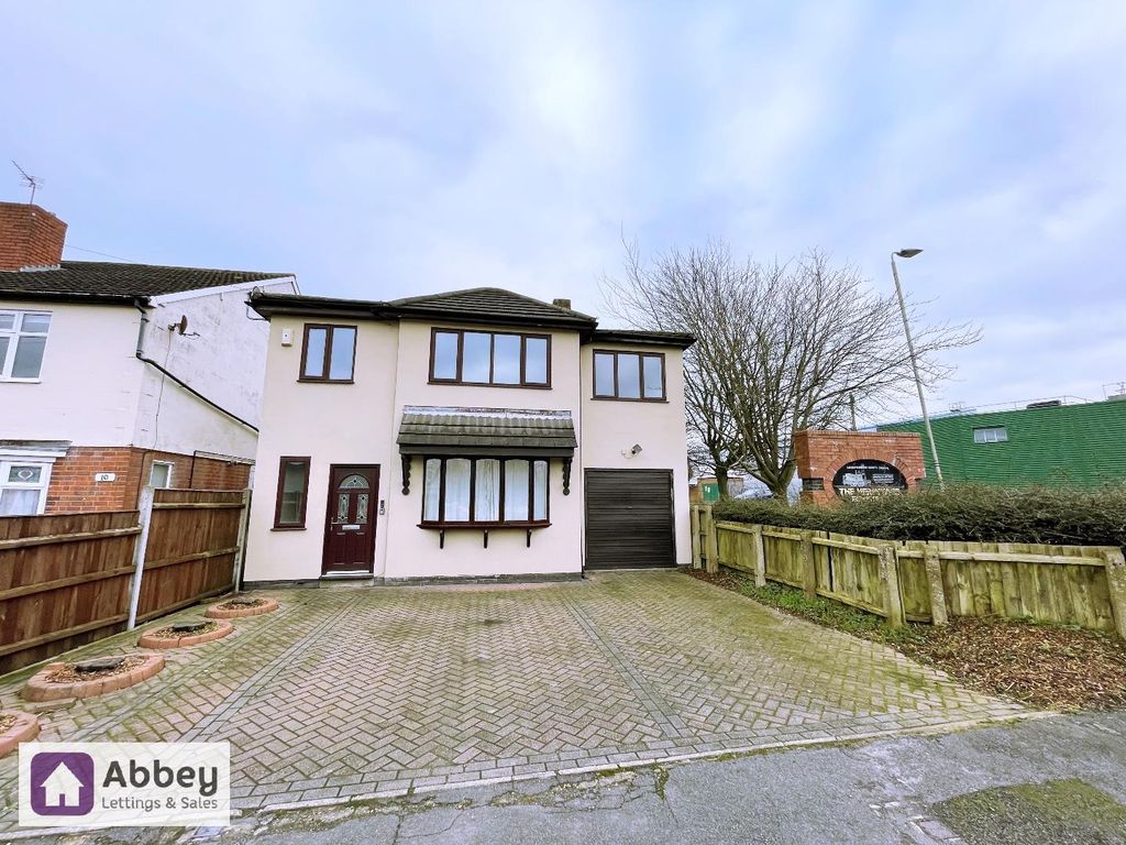 4 bed detached house for sale in Thornborough Road, Whitwick, Coalville
