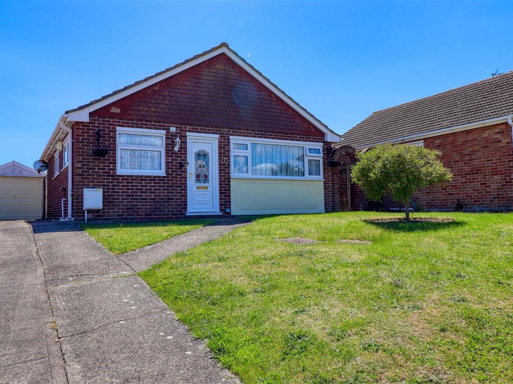 2 bed bungalow for sale in Norfolk Avenue, HollandOnSea, ClactonOn