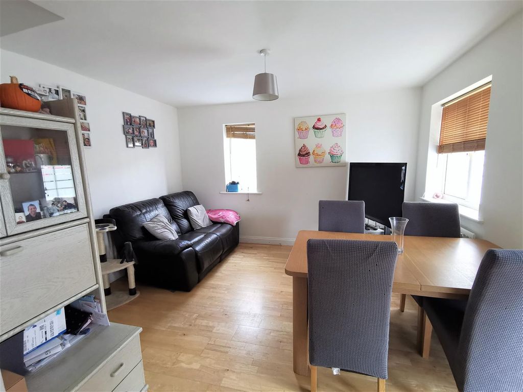 1 bed terraced house for sale in The Cornfields, Hatch Warren