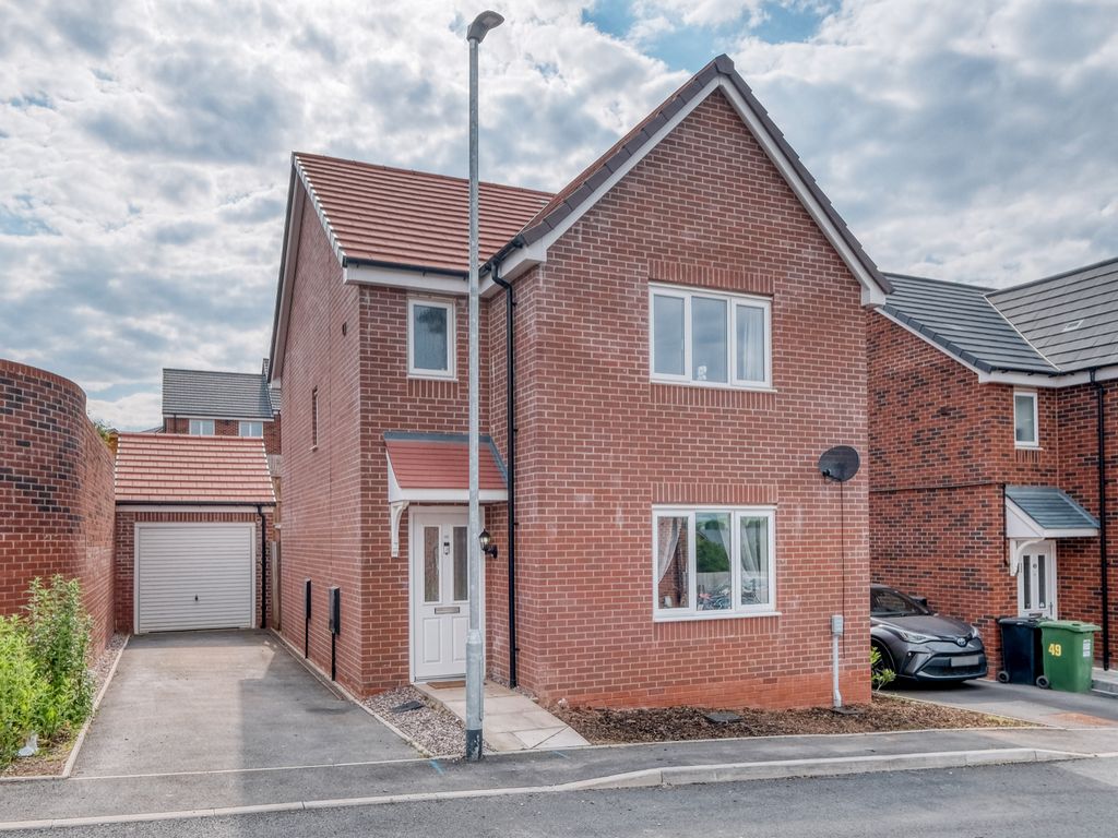 3 bed detached house for sale in Laceby Close, Brockhill, Redditch B97