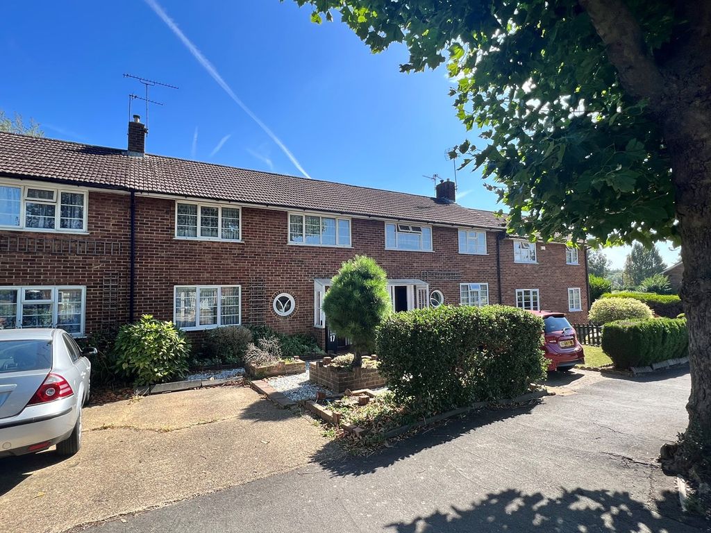 3 bed terraced house for sale in Howlands, Welwyn Garden City AL7, £