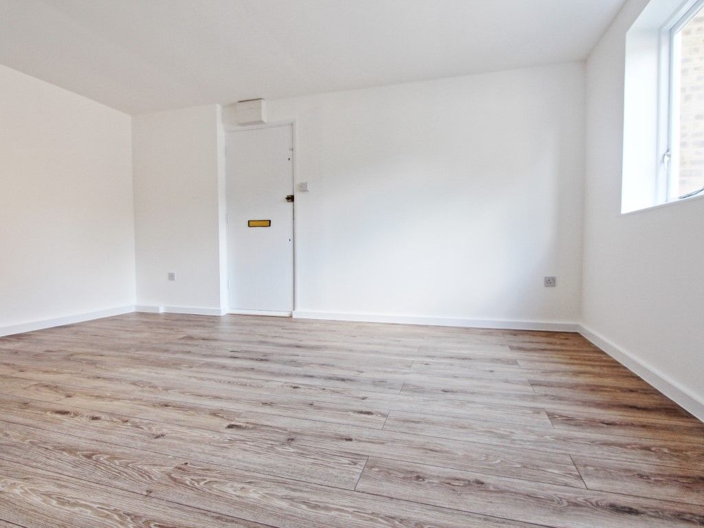 Studio to rent in Willoughby Lane, Tottenham, London N17 Zoopla