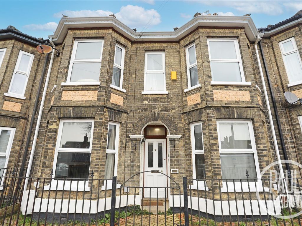 5 bed property to rent in Alexandra Road, Lowestoft NR32, £1,300 pcm