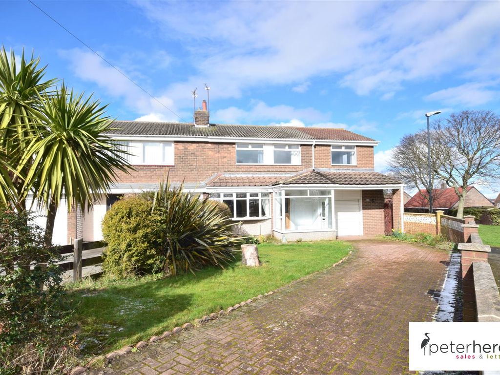 4 bed semidetached house for sale in Vicarage Close, Silksworth