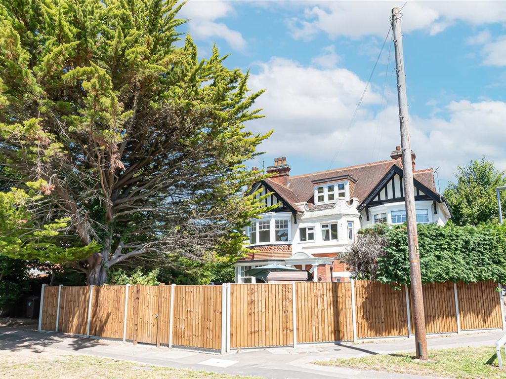 1 bed flat to rent in The Avenue, Crowthorne RG45 Zoopla