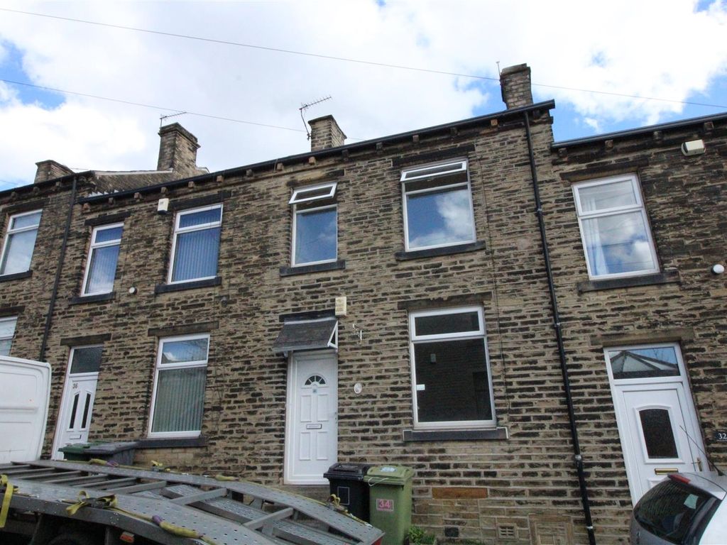 2 bed terraced house to rent in Westcliffe Road, Cleckheaton BD19, £650