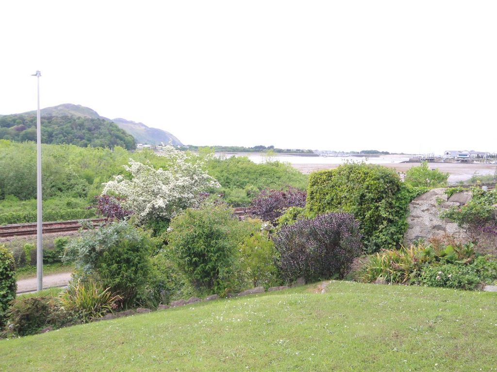 2 bed flat for sale in Warren Drive, Deganwy, Conwy LL31 Zoopla
