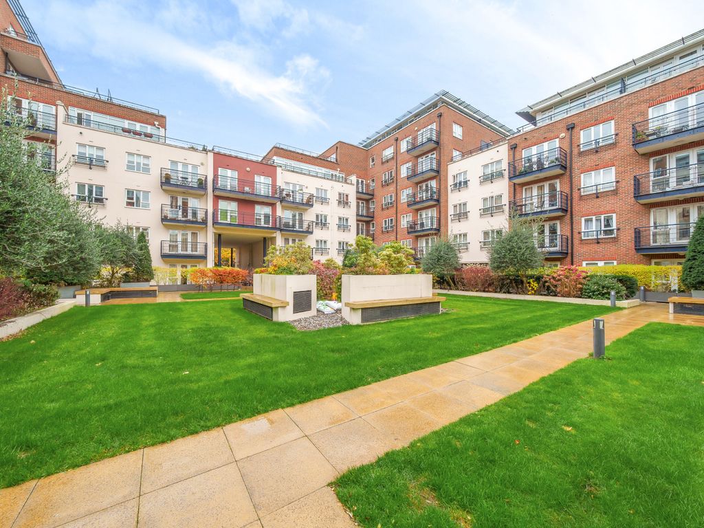 2 bed flat for sale in Royal Quarter, Seven Kings Way, Kingston Upon