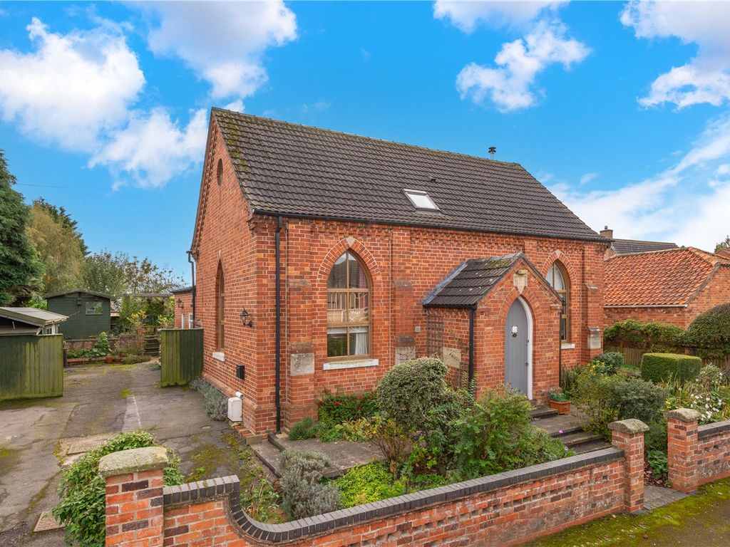 4 bed barn conversion for sale in Main Street, Dorrington, Lincoln