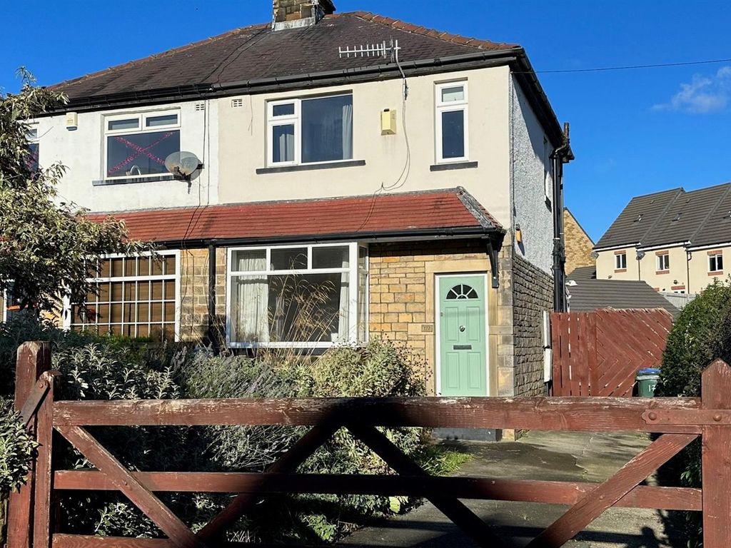 3 bed semidetached house for sale in Apperley Road, Apperley Bridge