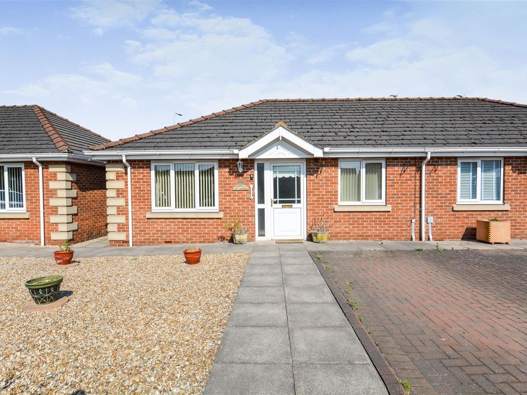 2 bed semidetached bungalow for sale in Harpham Close, Scunthorpe DN16