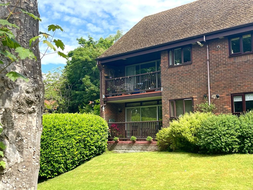 1 bed flat for sale in Cedar Court, Culverden Park Road, Tunbridge