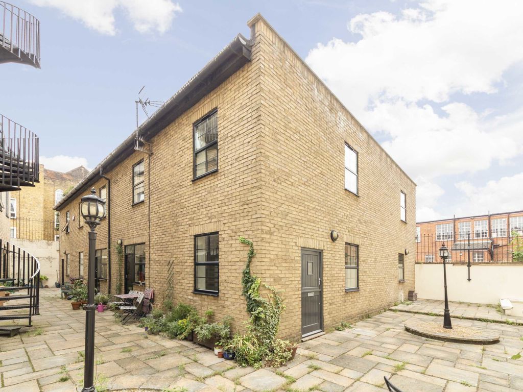 2 bed property for sale in Shore Road, London E9, £600,000 Zoopla