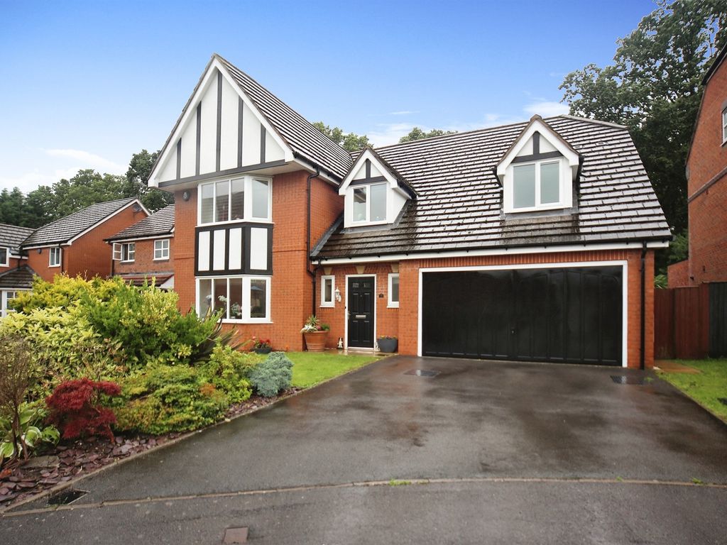 5 bed detached house for sale in Fleetwood Close, Redditch B97, £