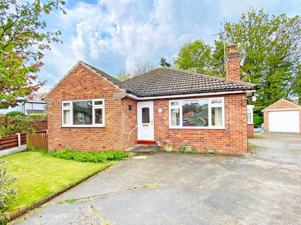 3 bed detached bungalow for sale in Castle Road, Killinghall, Harrogate