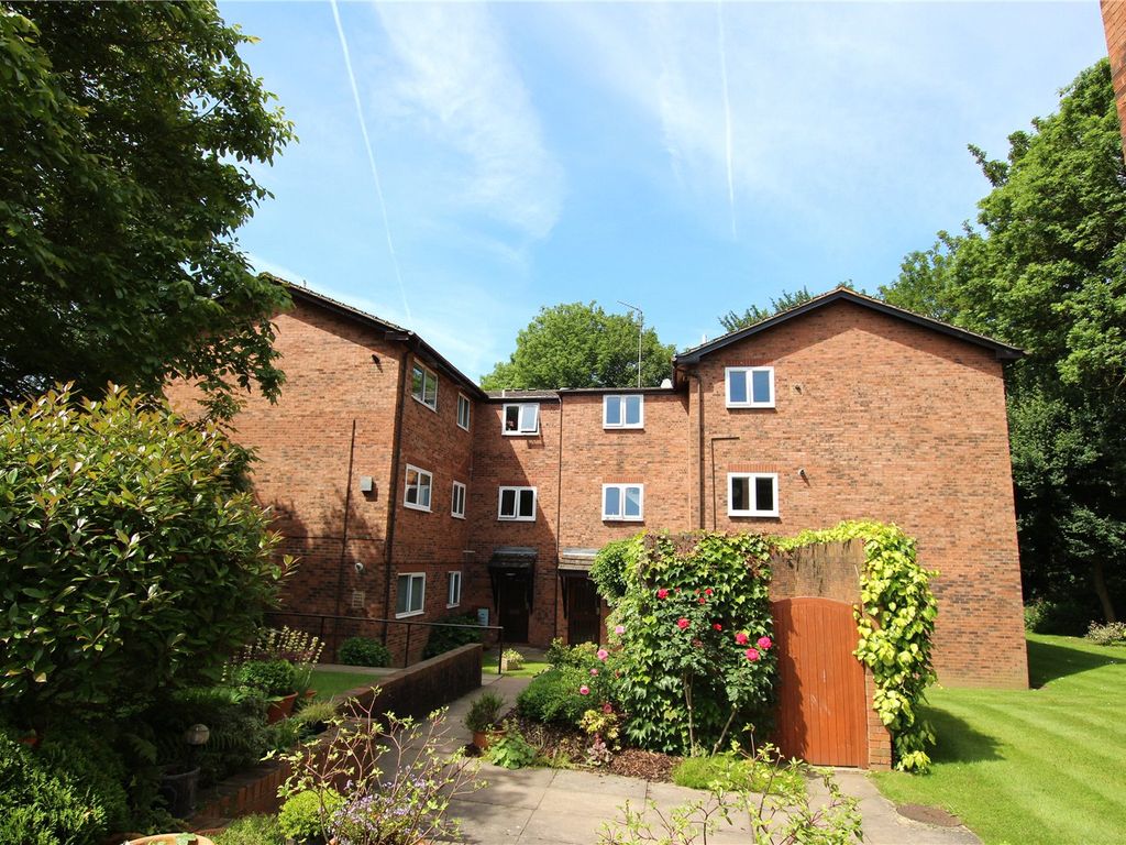 2 bed flat to rent in Anthus Mews, Maxwell Road, Northwood, Middlesex