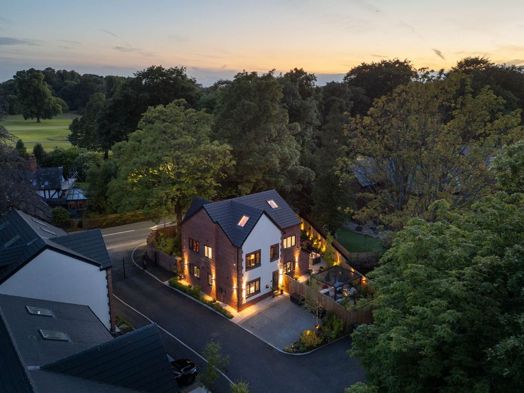 5 bed detached house for sale in Belfry View, Worsley M28, £1,000,000
