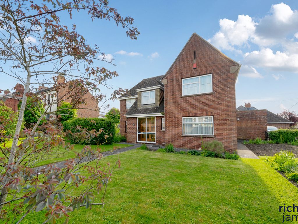 4 bed detached house for sale in Station Road, Purton SN5 Zoopla